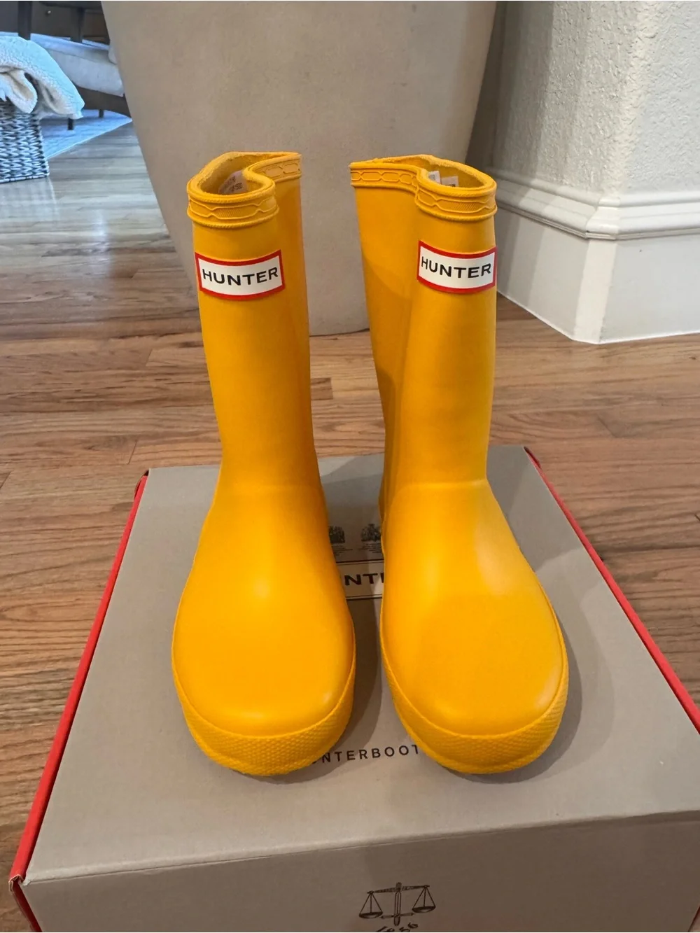 Hunter Kids, NEW, yellow boots, size 9